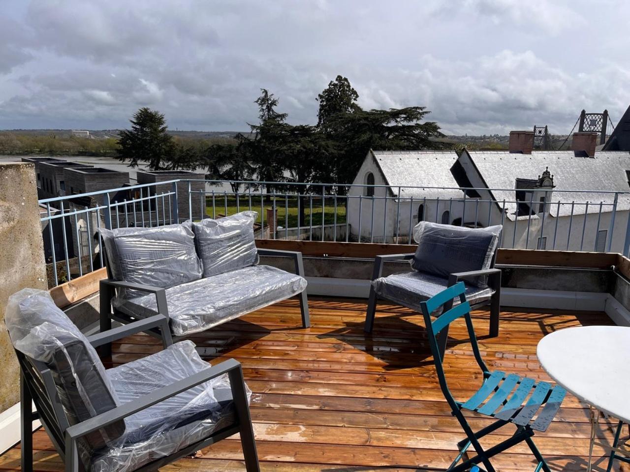 Grand Gite Terrasse Vue Loire Et Chateau D'Ансени Екстериор снимка